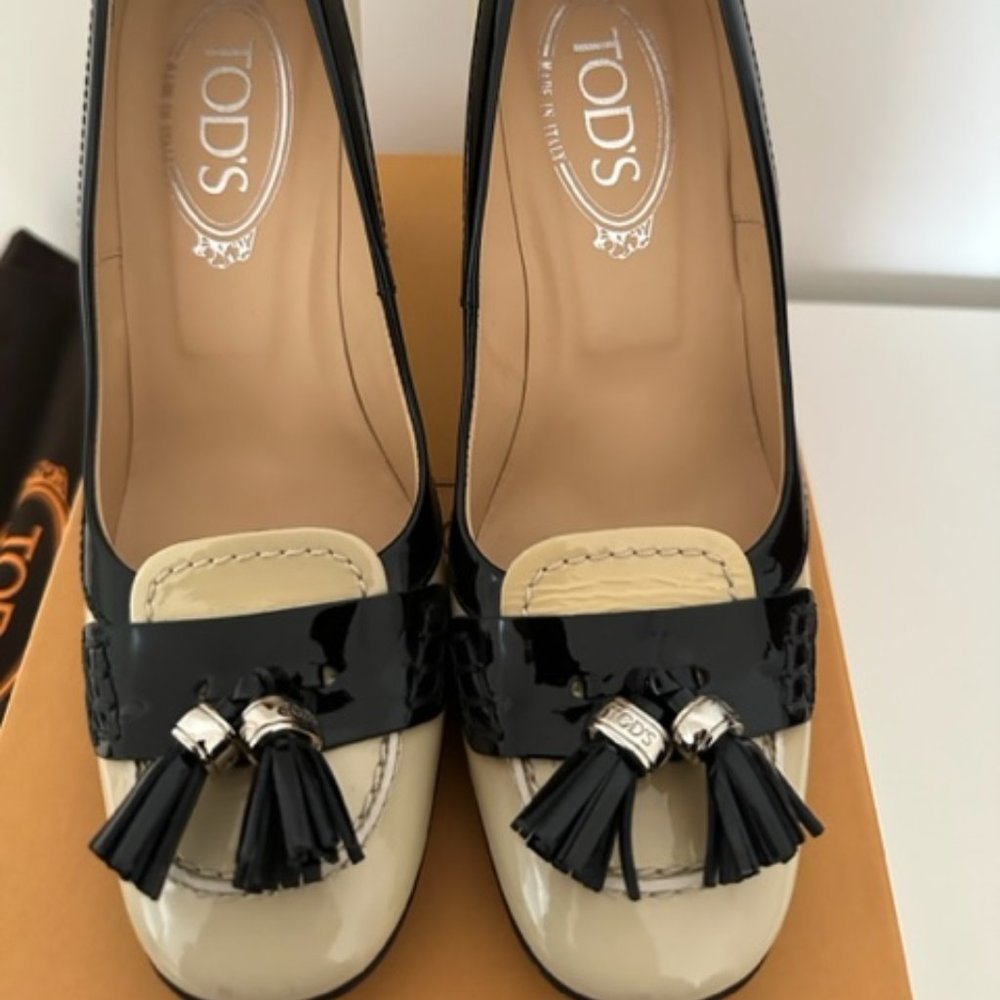 Tod's Tassel Embellished Loafer Pumps